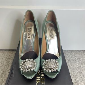 Badgley Mischka Peep-toe heels